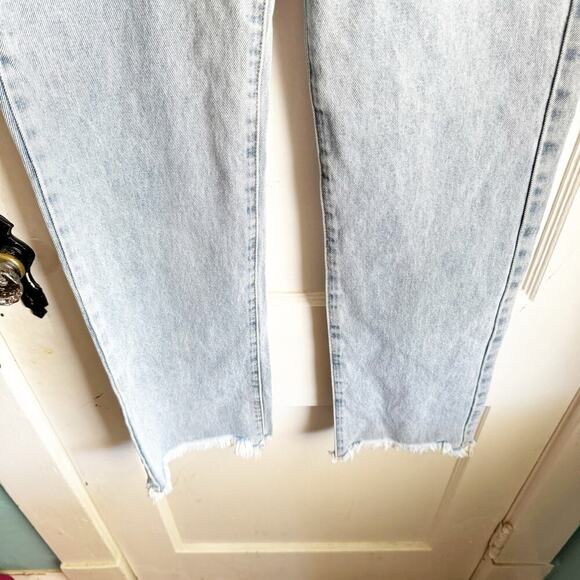 Superdown REVOLVE Marilyn Light Blue Wash Denim Jean Raw Hem Button Fly Size 25 - Picture 5 of 13